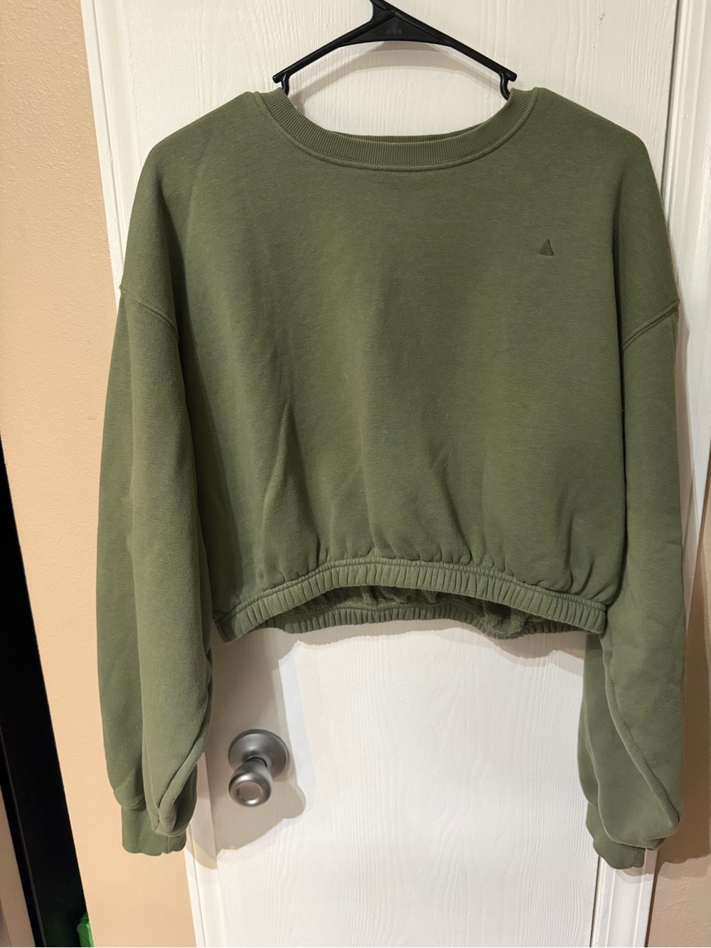 Cropped Olive Green Pullover Sweatshirt with Elastic Hem